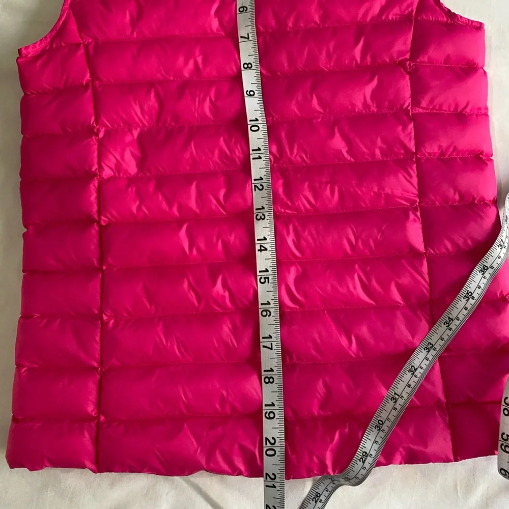 vineyard vines Channeled Puffer Performance Vest in Neon Crazy Pink‎ SZ M